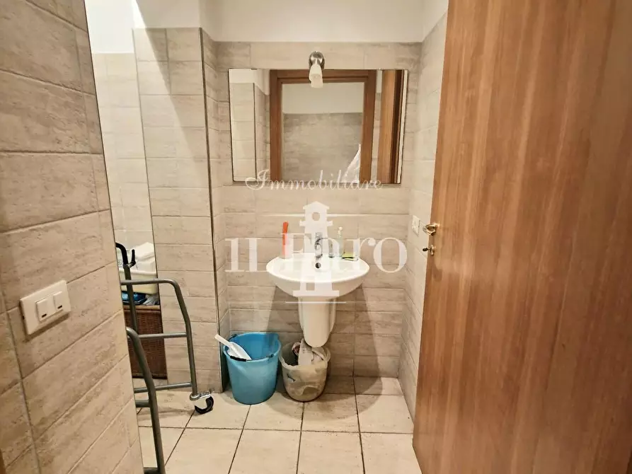 Immagine 19 di Appartamento in vendita  a Campi Bisenzio
