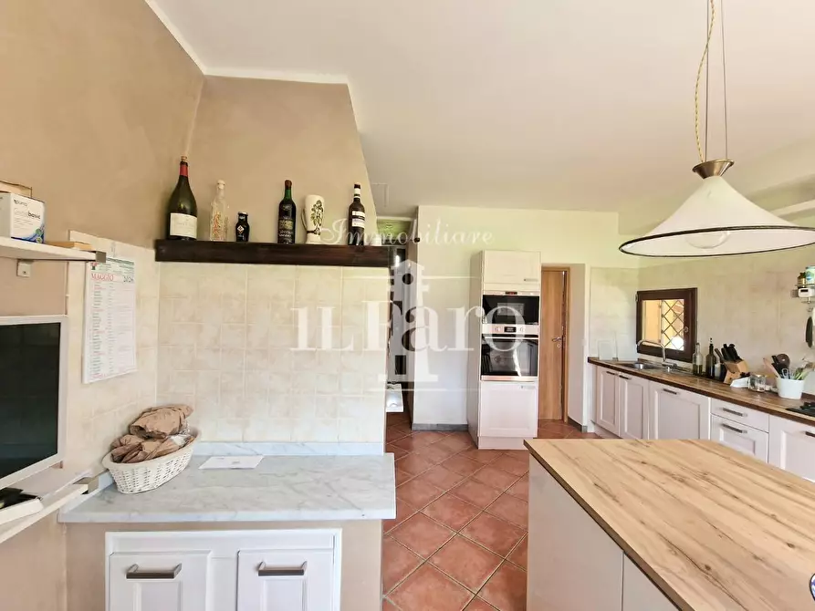 Immagine 2 di Appartamento in vendita  a Campi Bisenzio