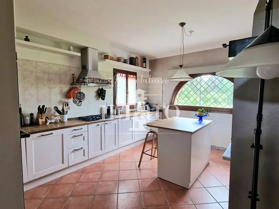 Immagine 7 di Appartamento in vendita  a Campi Bisenzio