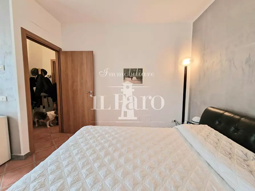 Immagine 23 di Appartamento in vendita  a Campi Bisenzio