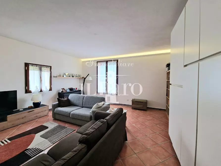 Immagine 19 di Appartamento in vendita  a Campi Bisenzio