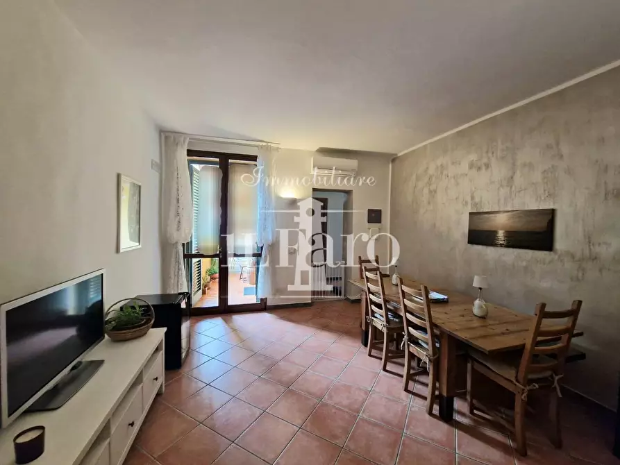 Immagine 10 di Appartamento in vendita  a Campi Bisenzio