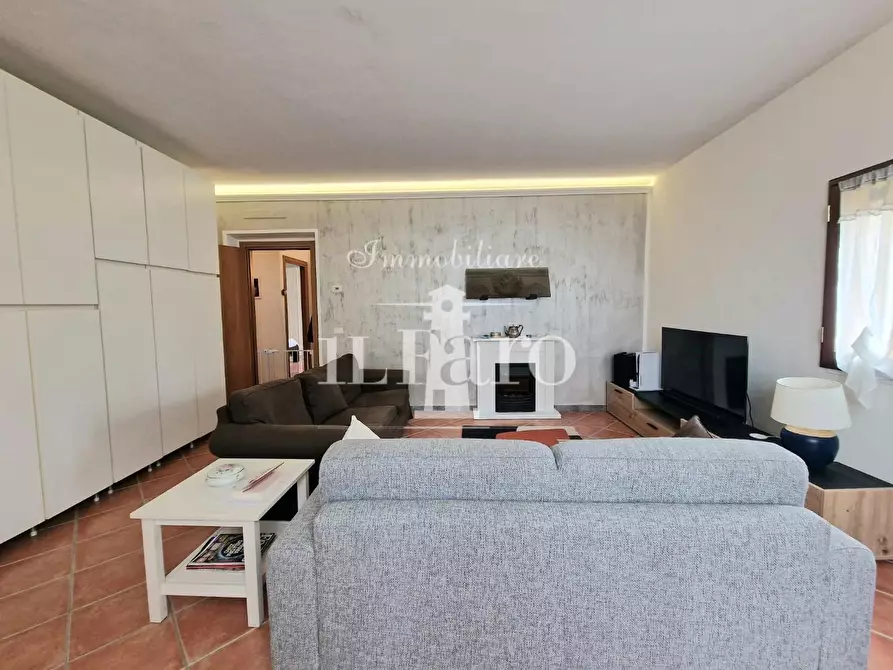 Immagine 14 di Appartamento in vendita  a Campi Bisenzio