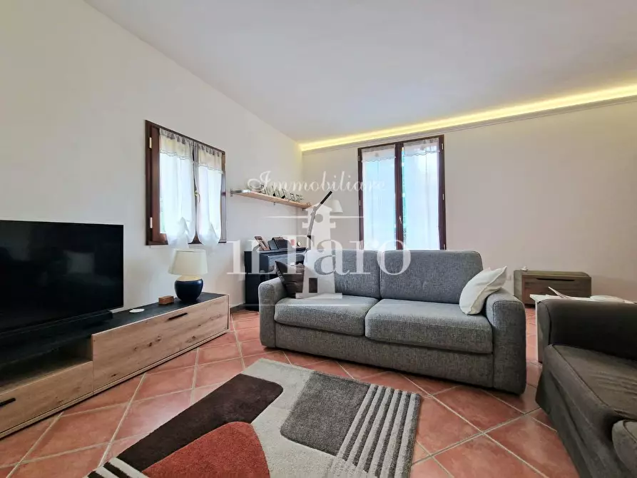 Immagine 18 di Appartamento in vendita  a Campi Bisenzio