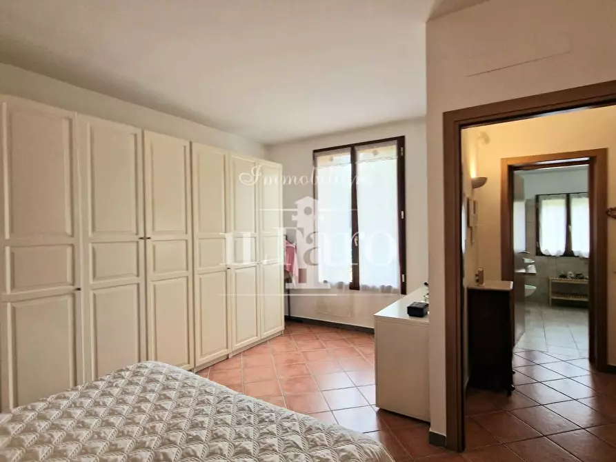 Immagine 22 di Appartamento in vendita  a Campi Bisenzio
