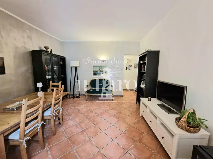 Immagine 12 di Appartamento in vendita  a Campi Bisenzio