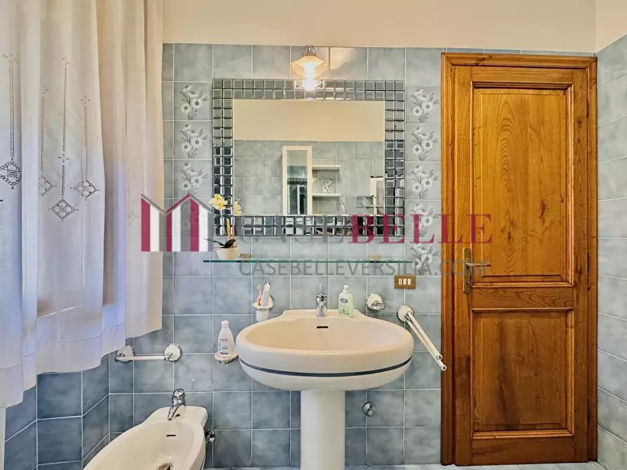 Immagine 9 di Villetta a schiera in vendita  a Pietrasanta