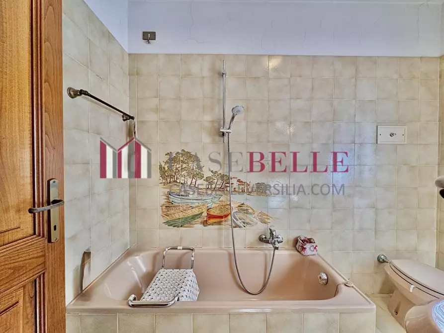 Immagine 26 di Villetta a schiera in vendita  a Pietrasanta