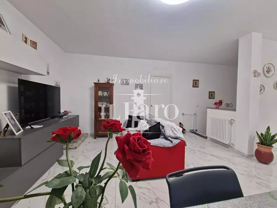 Immagine 4 di Appartamento in vendita  a Campi Bisenzio