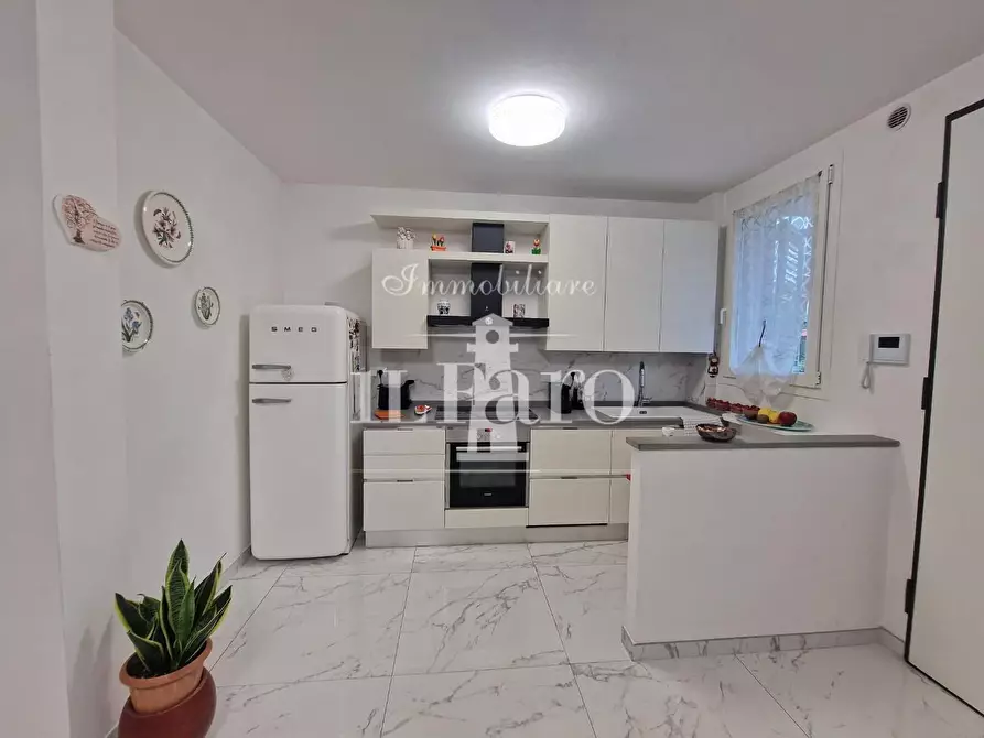 Immagine 3 di Appartamento in vendita  a Campi Bisenzio