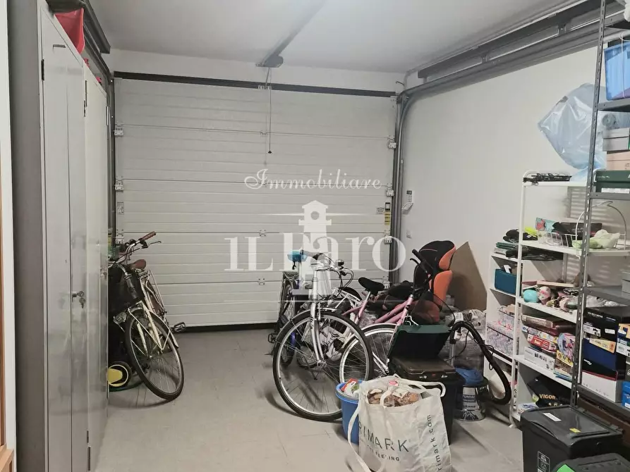 Immagine 41 di Appartamento in vendita  a Campi Bisenzio