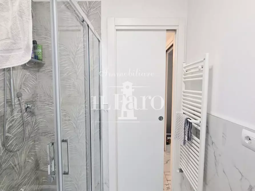 Immagine 26 di Appartamento in vendita  a Campi Bisenzio