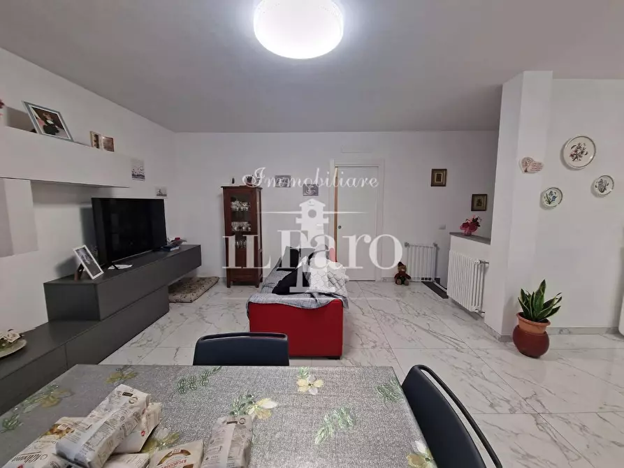 Immagine 6 di Appartamento in vendita  a Campi Bisenzio