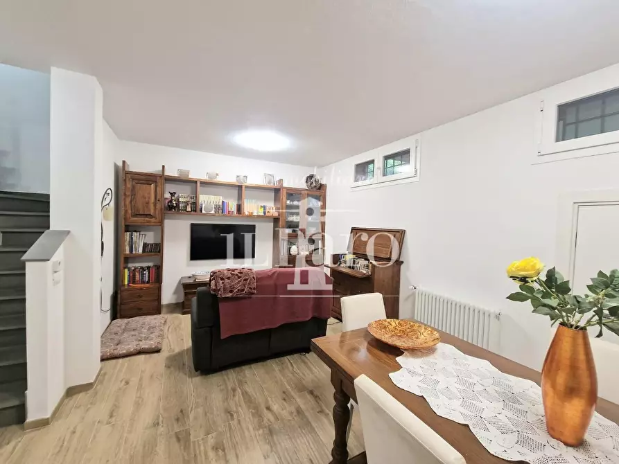 Immagine 31 di Appartamento in vendita  a Campi Bisenzio