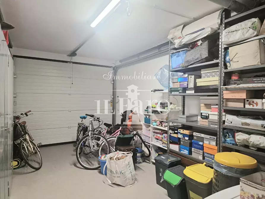 Immagine 40 di Appartamento in vendita  a Campi Bisenzio