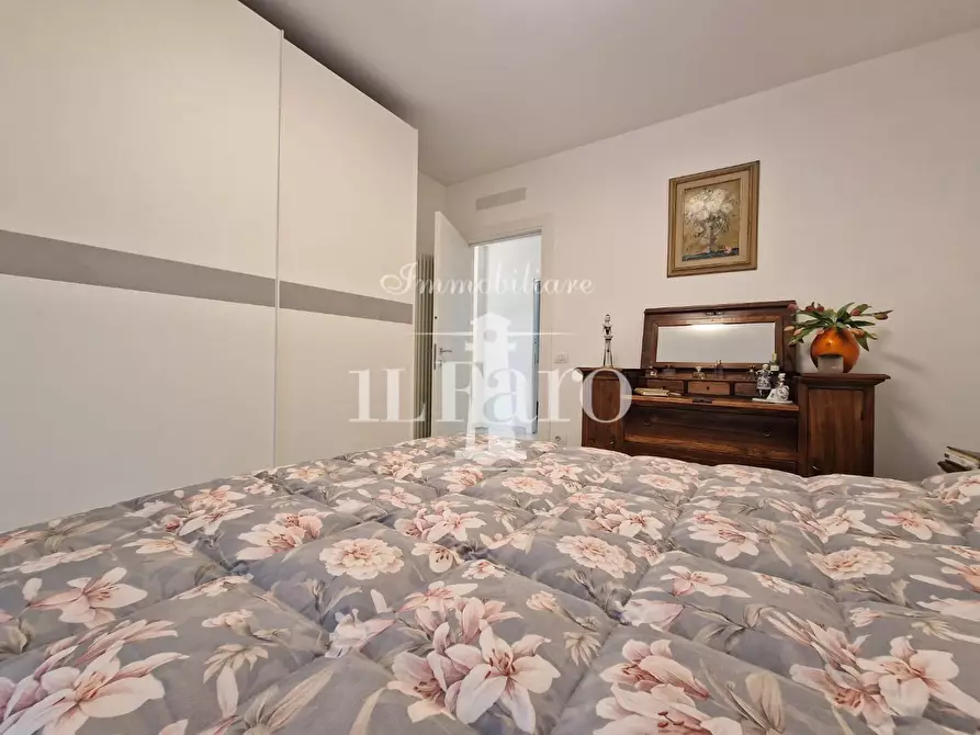 Immagine 15 di Appartamento in vendita  a Campi Bisenzio