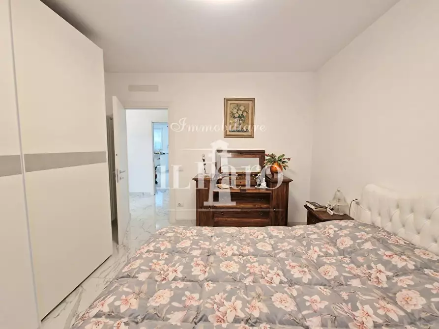 Immagine 18 di Appartamento in vendita  a Campi Bisenzio