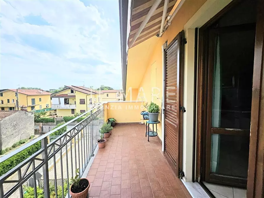 Immagine 19 di Appartamento in vendita  a Massa
