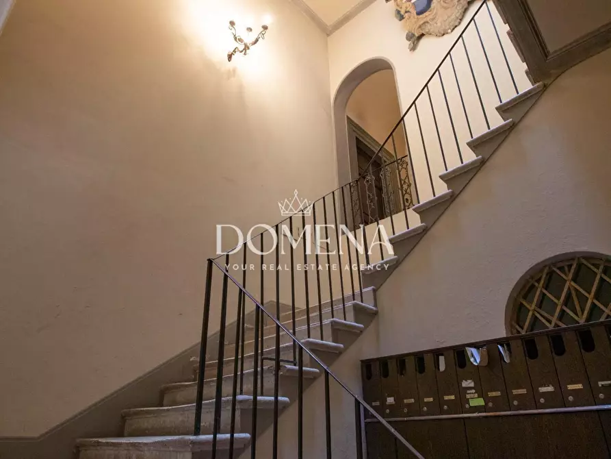Immagine 37 di Appartamento in vendita  a Siena