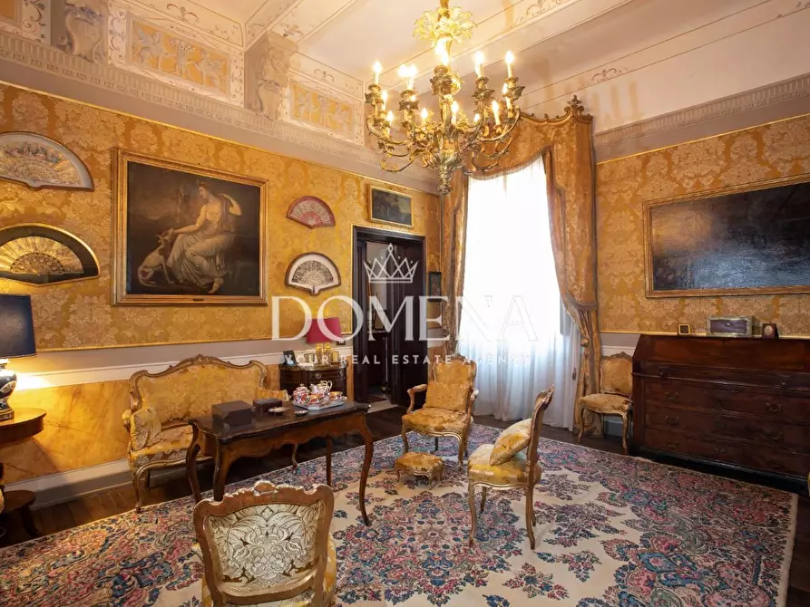 Immagine 31 di Appartamento in vendita  a Siena