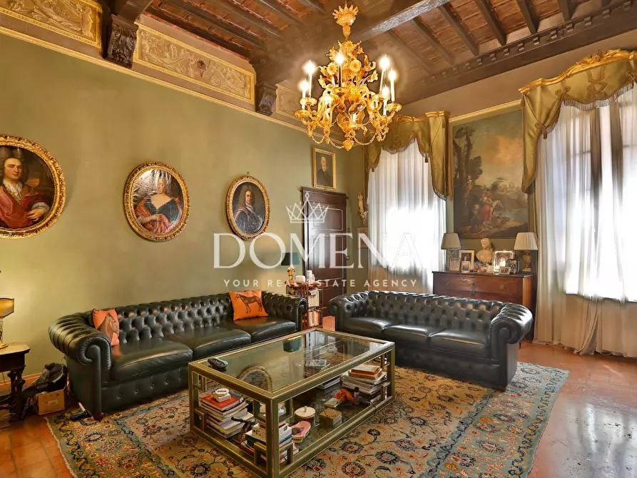 Immagine 1 di Appartamento in vendita  a Siena