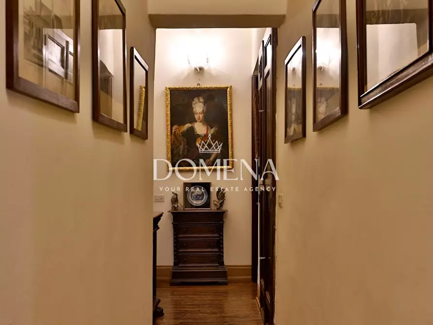 Immagine 34 di Appartamento in vendita  a Siena