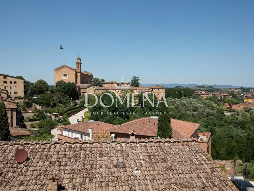 Immagine 19 di Appartamento in vendita  a Siena