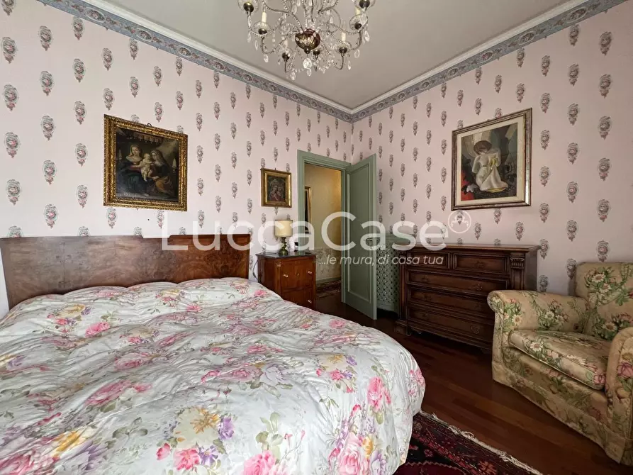 Immagine 7 di Appartamento in vendita  a Lucca