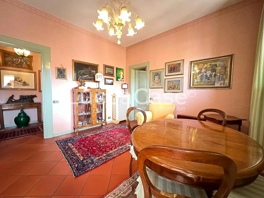 Immagine 13 di Appartamento in vendita  a Lucca