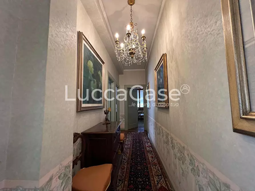 Immagine 39 di Appartamento in vendita  a Lucca