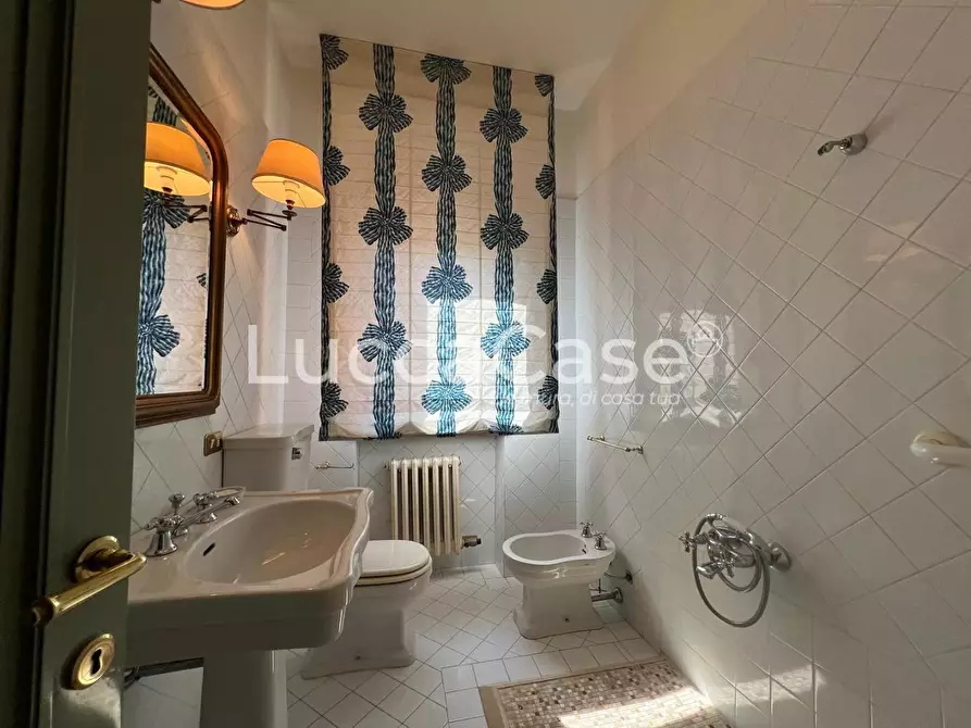 Immagine 6 di Appartamento in vendita  a Lucca