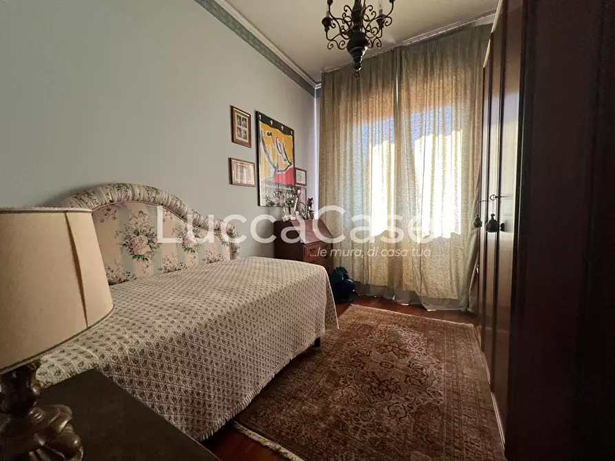 Immagine 43 di Appartamento in vendita  a Lucca