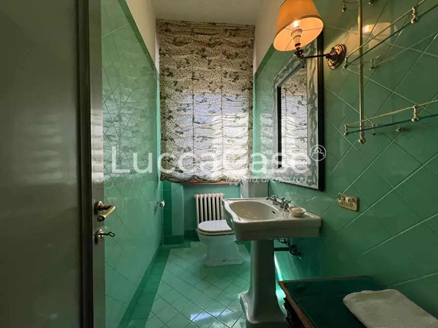 Immagine 3 di Appartamento in vendita  a Lucca