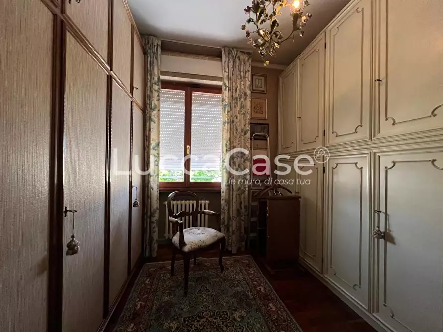 Immagine 51 di Appartamento in vendita  a Lucca