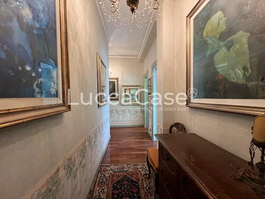 Immagine 47 di Appartamento in vendita  a Lucca