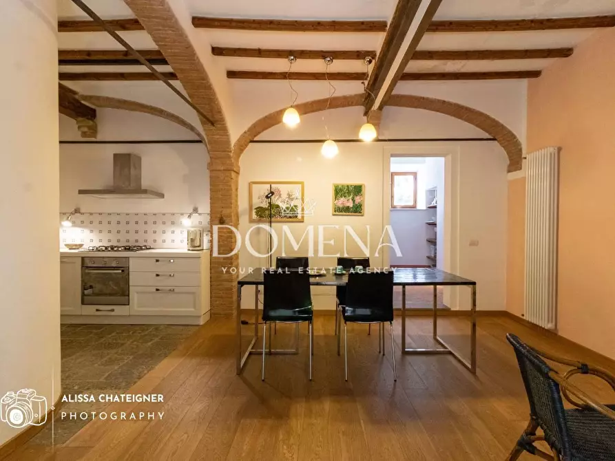 Immagine 1 di Appartamento in vendita  a Siena