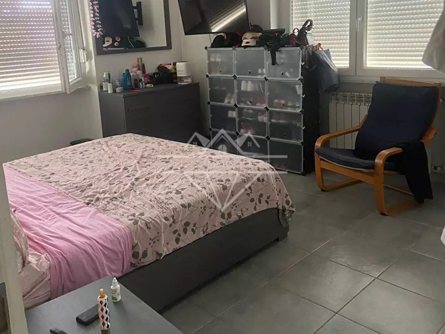 Immagine 2 di Appartamento in vendita  a Carrara