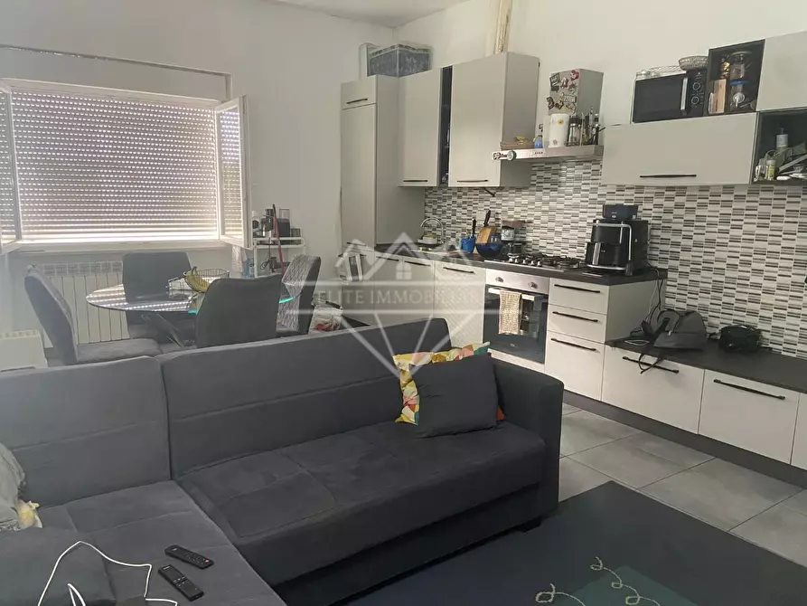 Immagine 1 di Appartamento in vendita  a Carrara