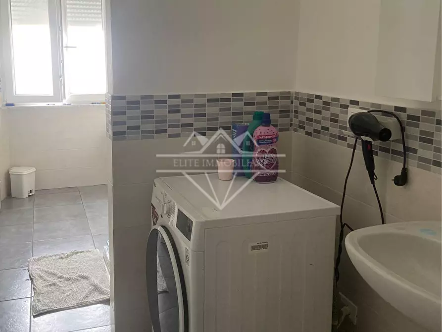Immagine 4 di Appartamento in vendita  a Carrara