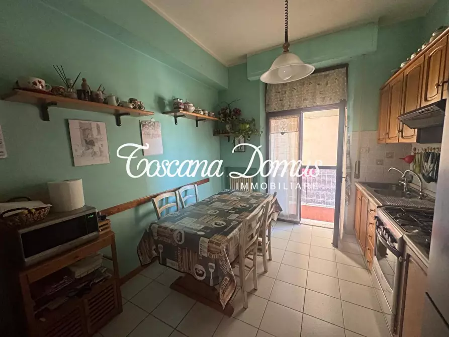Immagine 10 di Appartamento in vendita  a Siena