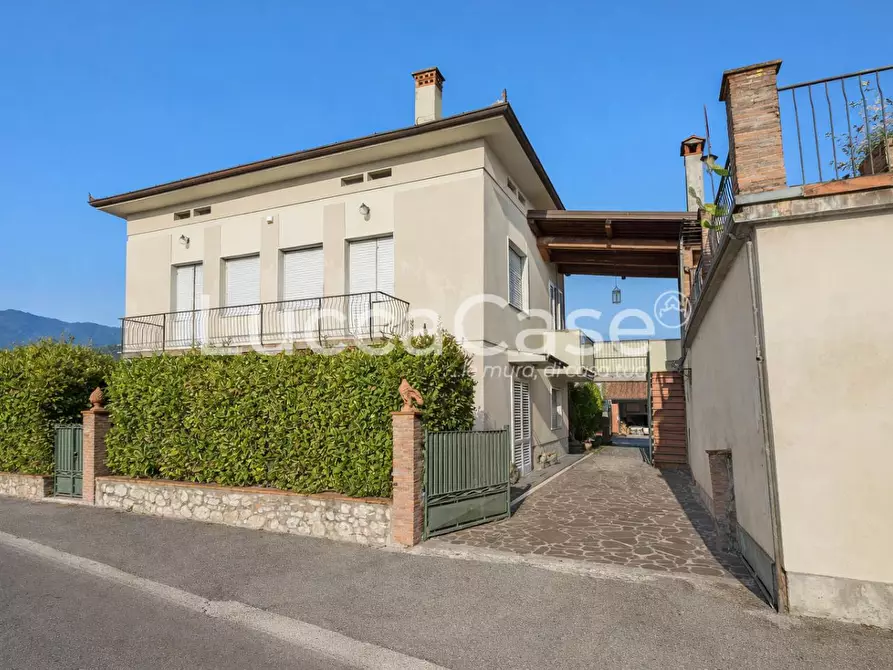 Immagine 1 di Casa indipendente in vendita  a Capannori