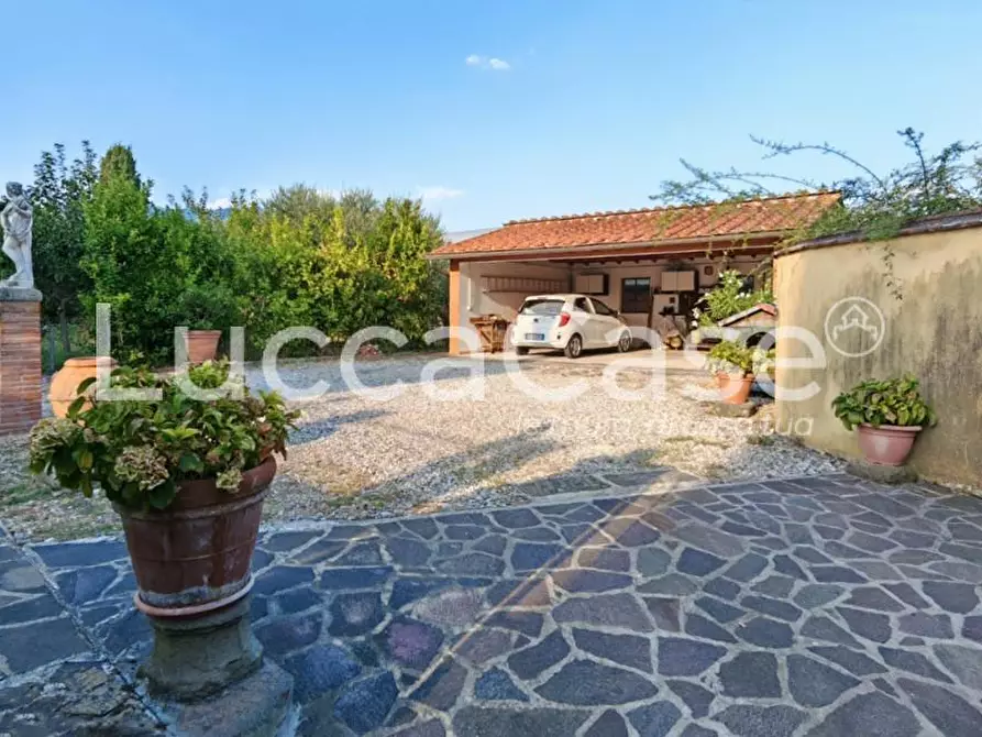 Immagine 2 di Casa indipendente in vendita  a Capannori