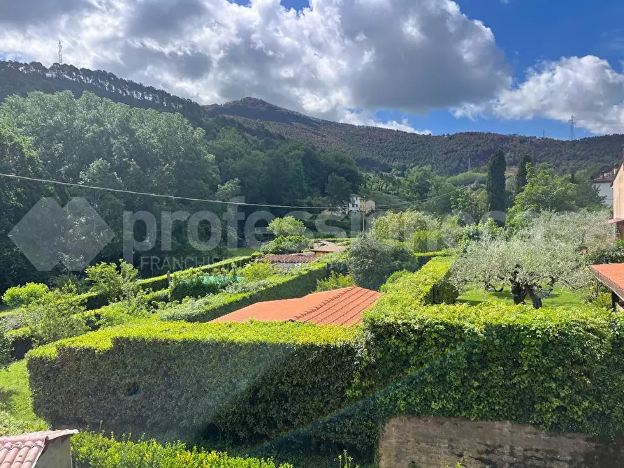 Immagine 8 di Appartamento in vendita  a Lucca
