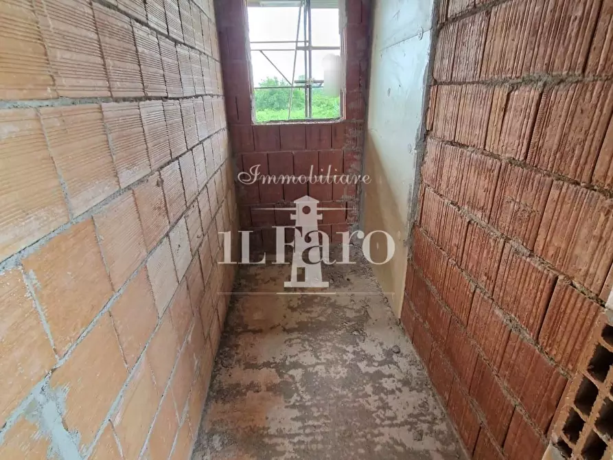 Immagine 6 di Villetta a schiera in vendita  a Campi Bisenzio