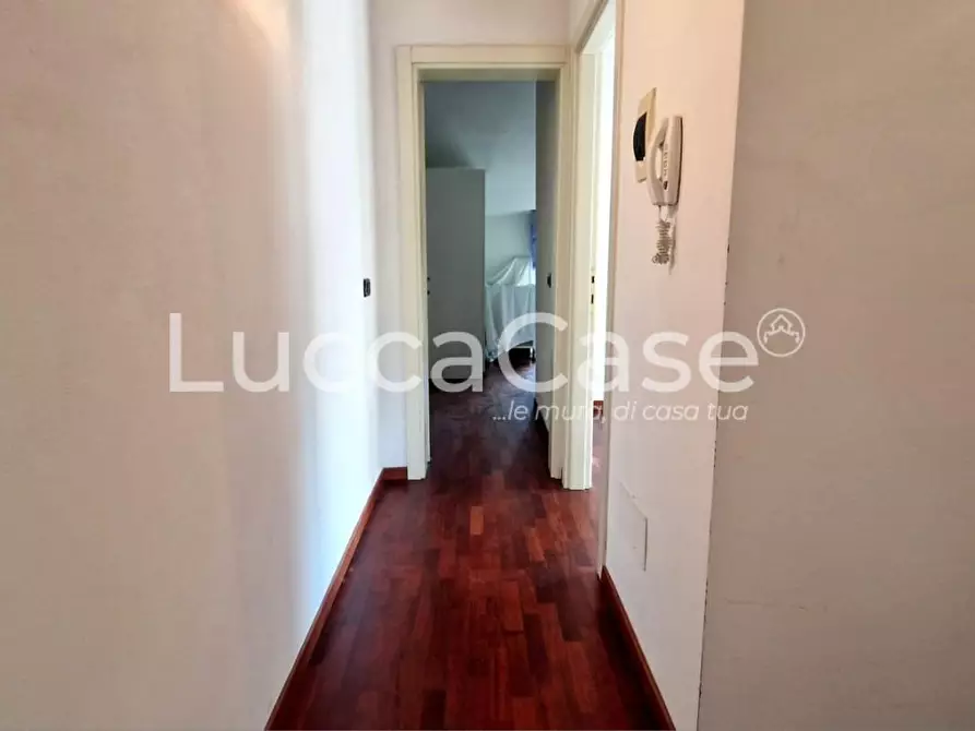Immagine 7 di Appartamento in vendita  a Lucca