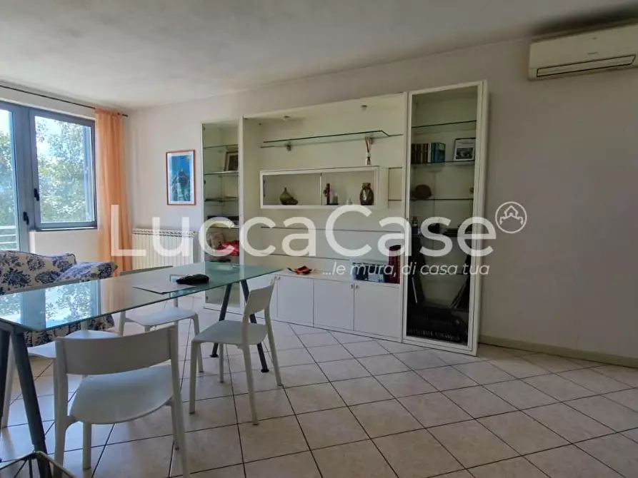 Immagine 1 di Appartamento in vendita  a Lucca