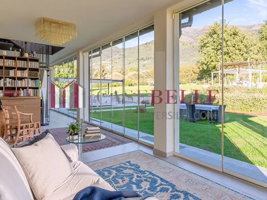 Immagine 5 di Villa in vendita  a Camaiore