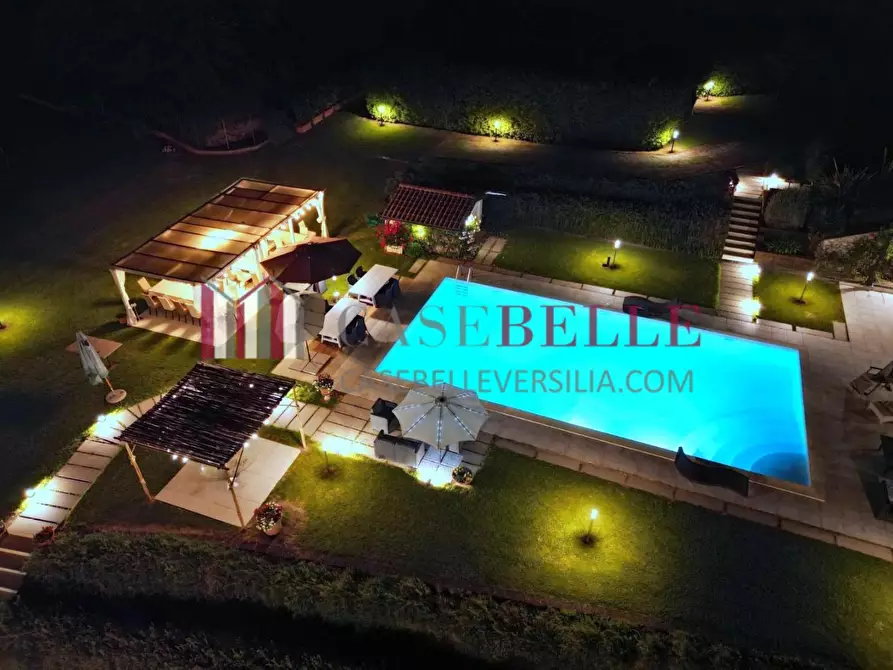 Immagine 22 di Villa in vendita  a Camaiore
