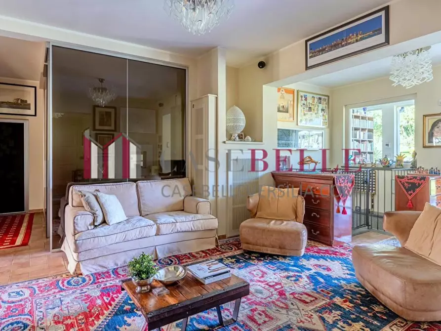 Immagine 3 di Villa in vendita  a Camaiore