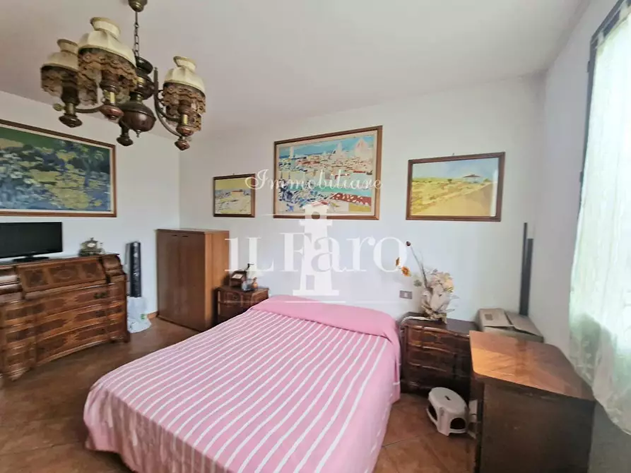 Immagine 28 di Appartamento in vendita  a Campi Bisenzio